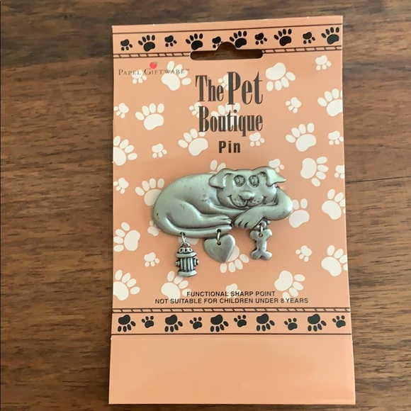 🎁 free with a purchase of $25 🎄🐕 The Pet Boutique Pin/Christmas tree ornament - Picture 3 of 5